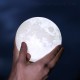 Lampička -- Mesiac